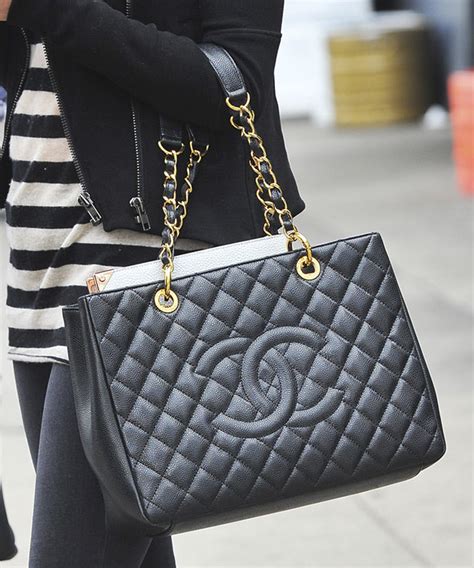 chanel grand shopping tote prijs|chanel gst price 2022.